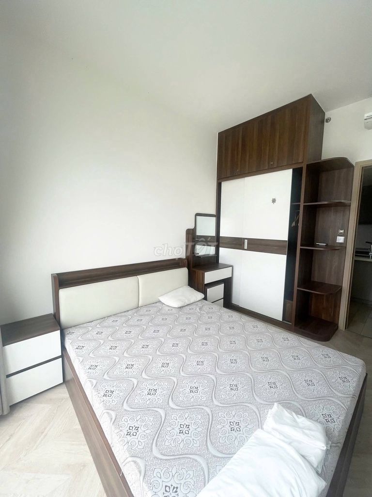 Rent a three-room Masteri Centre Point.