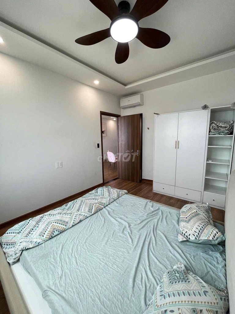 Rent a 3-mild bedroom 86- Full- Full furniture in the heart of 7th District.