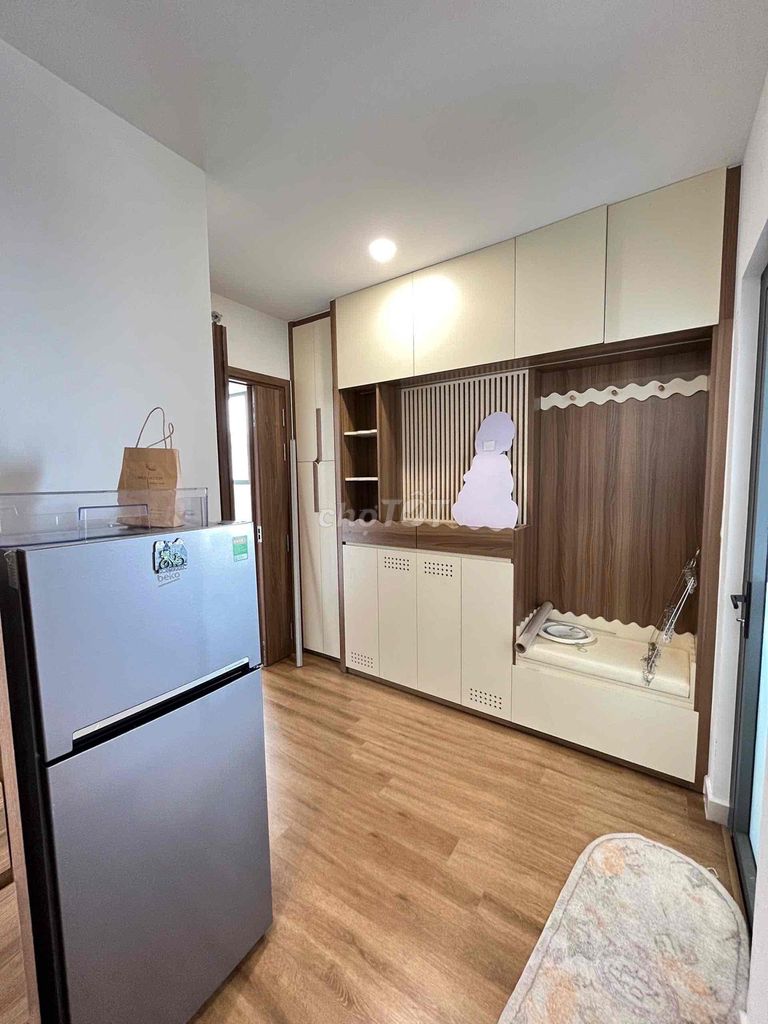Rent a 3-mild bedroom 86- Full- Full furniture in the heart of 7th District.