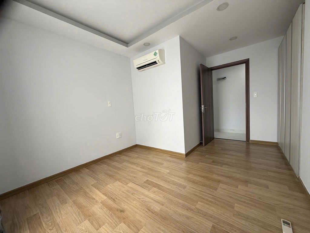 Rent Saigon South Residences.3 bedrooms for 17 million a month.
