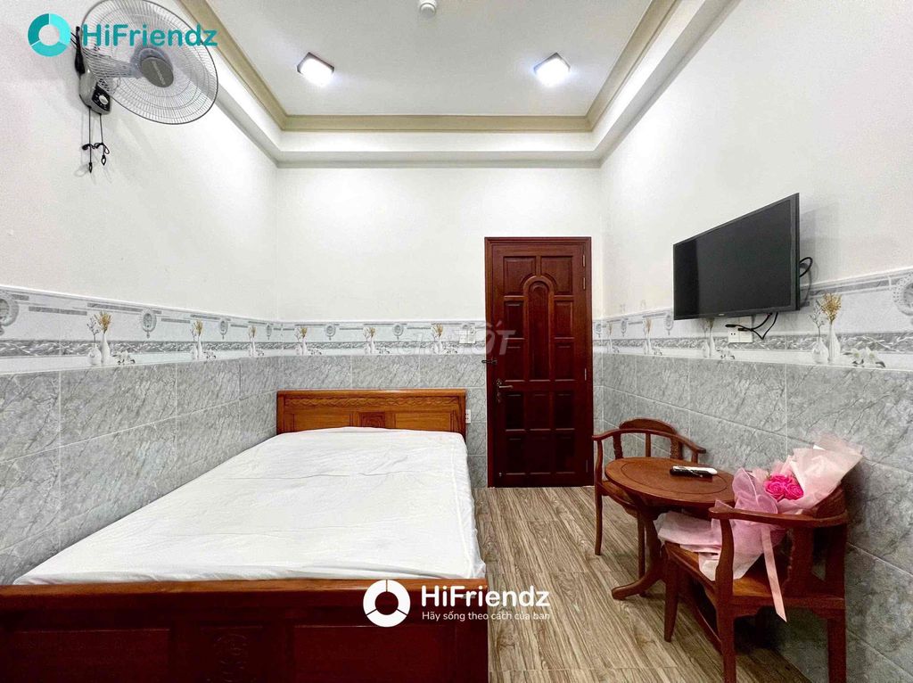 renting room full interior - close to neweon
