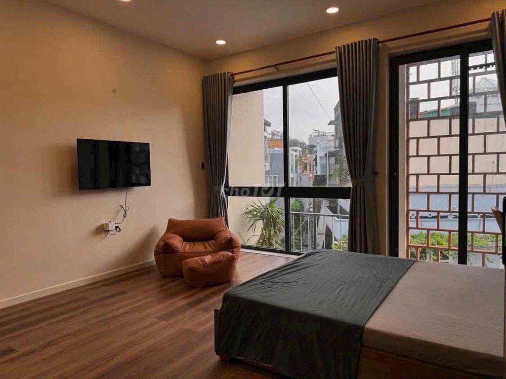 Rent Studio Parks' Box near Marrey Mart District 7