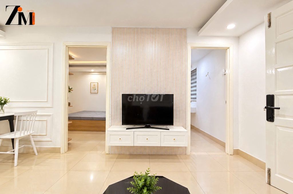 Rent the two bedrooms right at the airport.