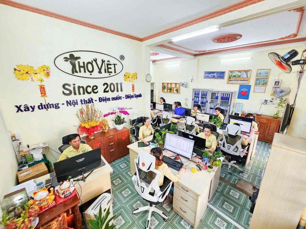To rent the ground floor building to the north