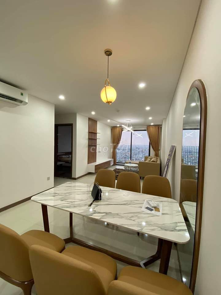 Renting apartments, 11th and 120 meters, 3 bedrooms, full interior.