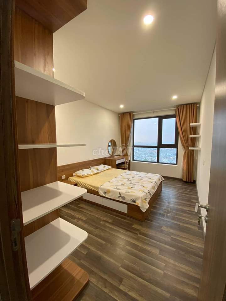 Renting apartments, 11th and 120 meters, 3 bedrooms, full interior.