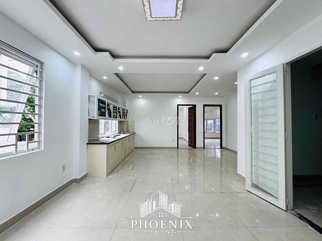Two bedrooms. Two bathrooms. One room. 80 M2 right here.