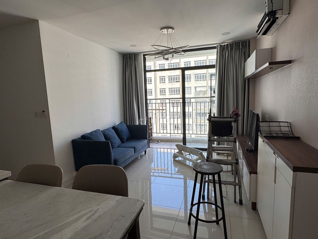 Rent Central Premium high-level apartment-- District 8
