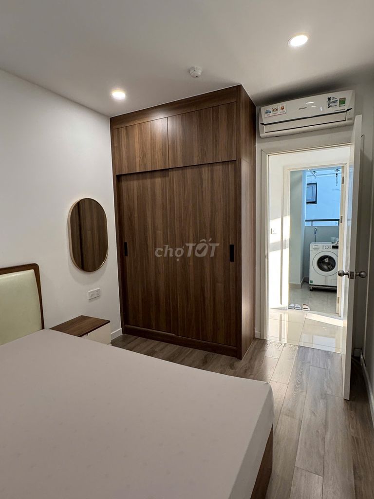 Rent Central Premium high-level apartment-- District 8