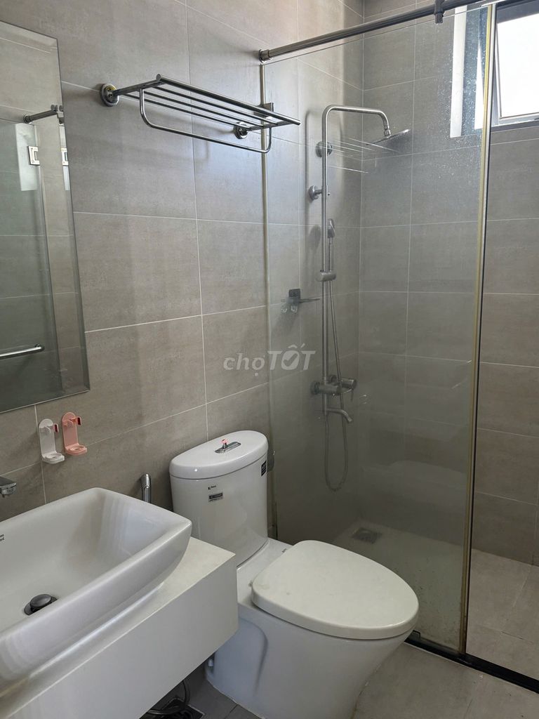 Rent Central Premium high-level apartment-- District 8
