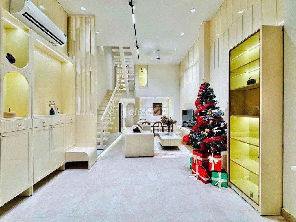 Rent 154 8/8 Lý Chính Thắng, District 3 – 4 bedrooms, full interior - 30 million