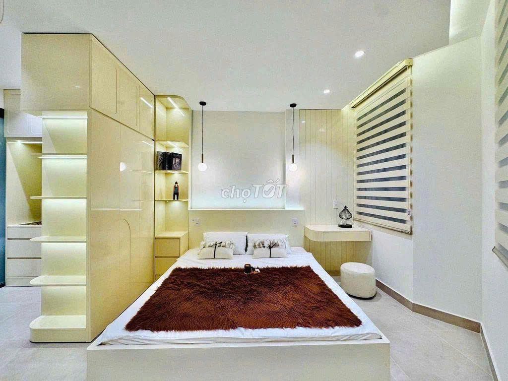 Rent 154 8/8 Lý Chính Thắng, District 3 – 4 bedrooms, full interior - 30 million