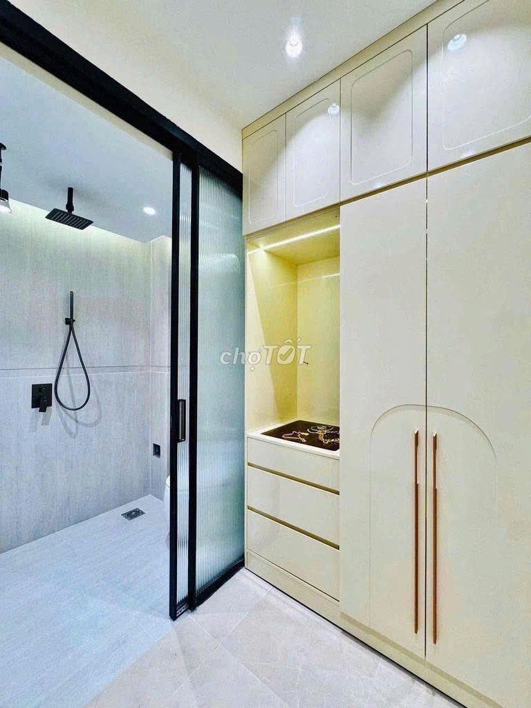 Rent 154 8/8 Lý Chính Thắng, District 3 – 4 bedrooms, full interior - 30 million