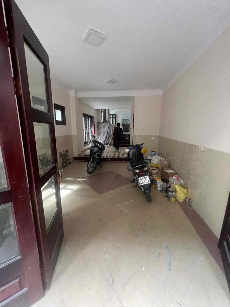 Rent Lạc Long Quân-721 11 Tân Bình. area: 4 m5 x 22 meters 3 floors