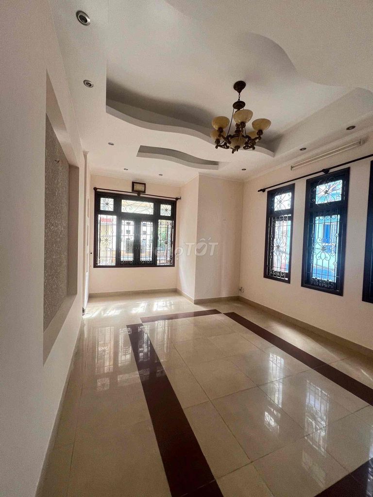 Rent Lạc Long Quân-721 11 Tân Bình. area: 4 m5 x 22 meters 3 floors