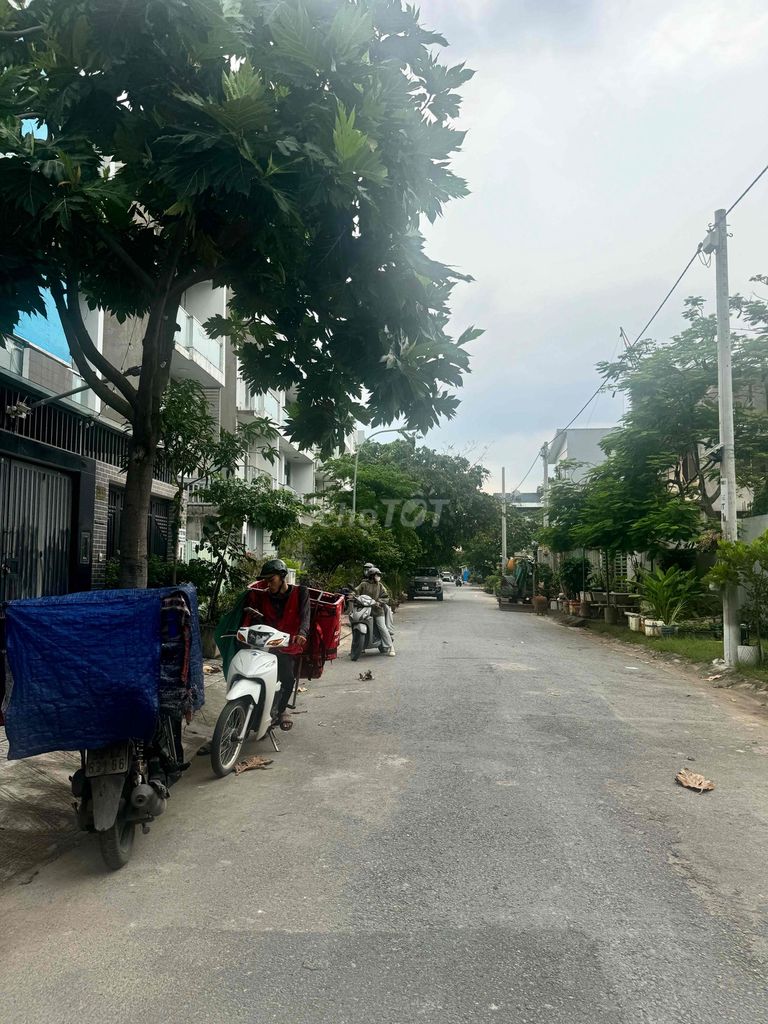 Renting Bình Lợi Bình Lợi Inland Line 12 meters, Boardboard residence