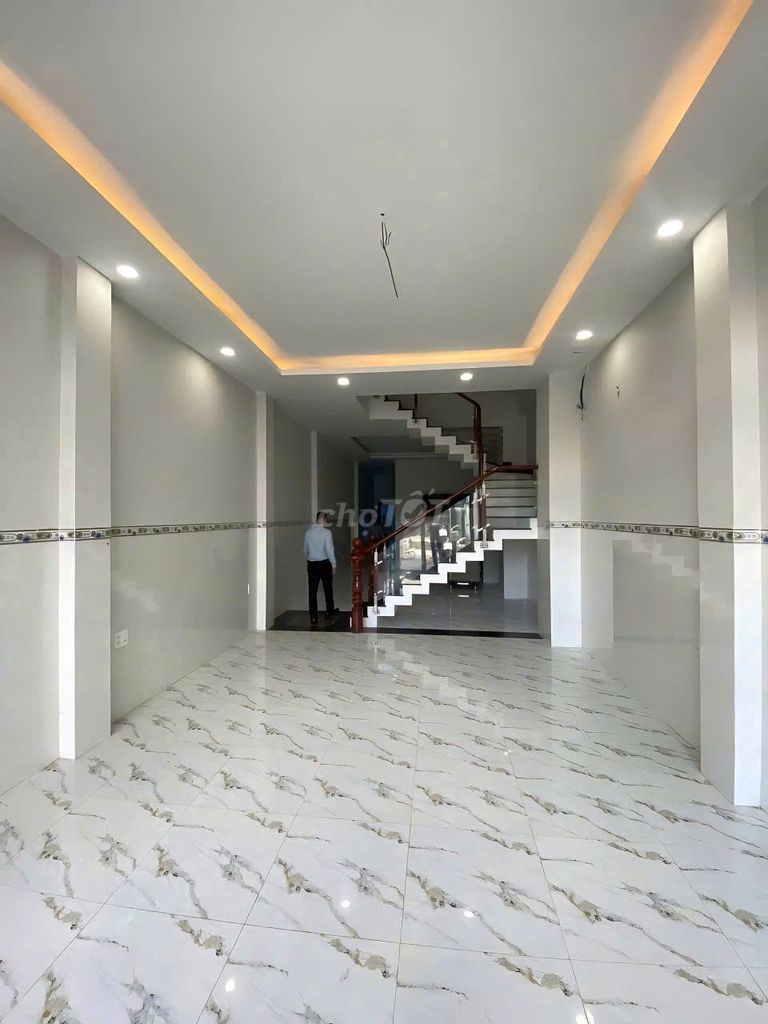 Need to rent a nice house. 8 A Bàu Cát 9-714 Q.Tân Bình near the Black Table.