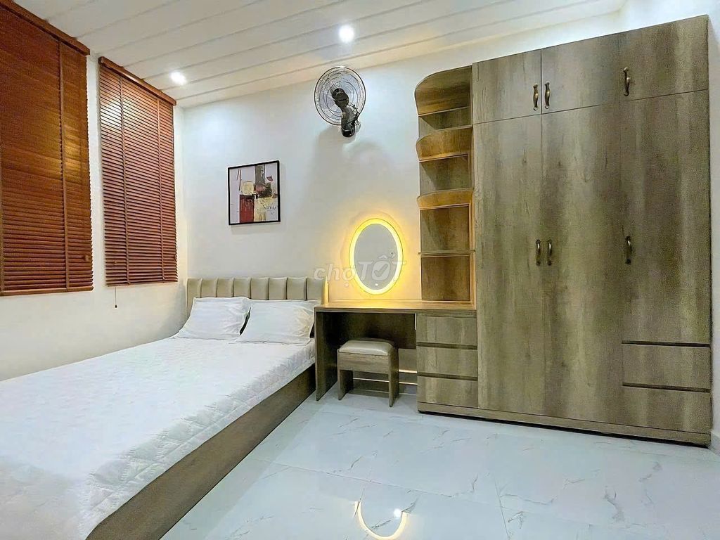 Need to rent a nice house. 8 A Bàu Cát 9-714 Q.Tân Bình near the Black Table.