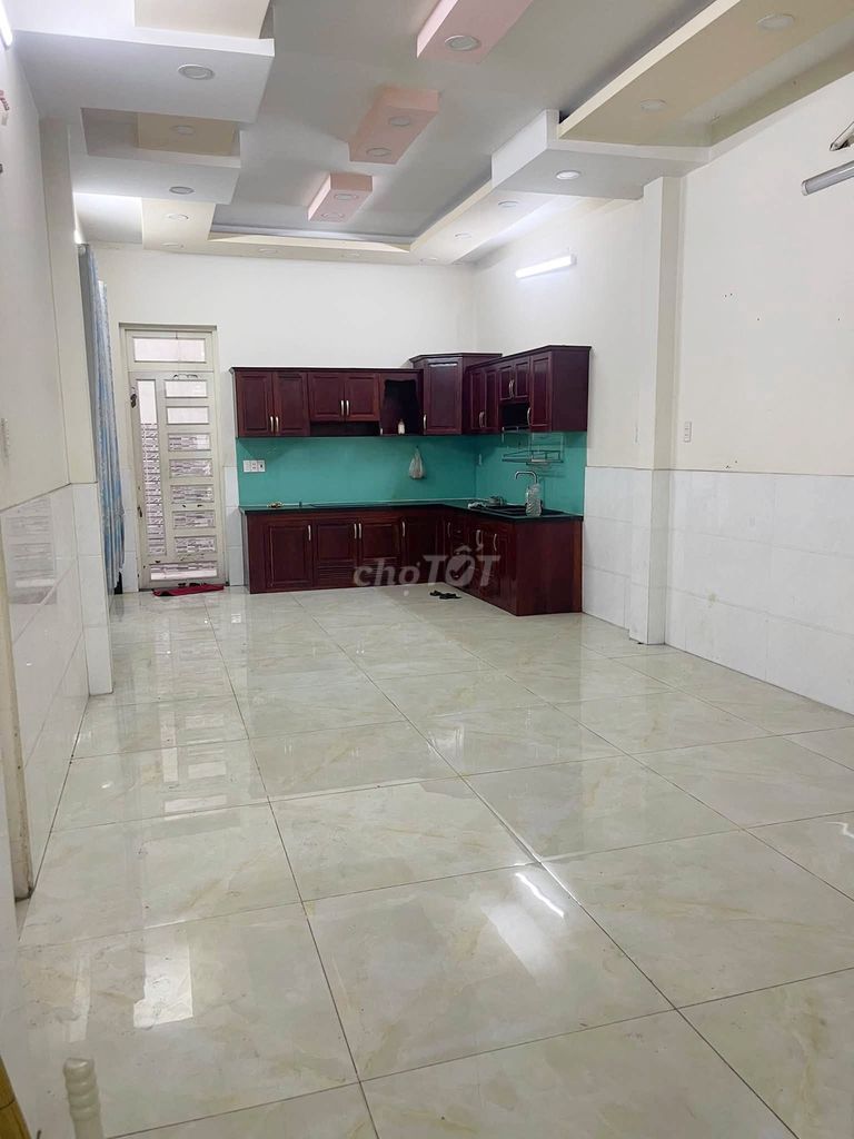 Rent a three-story Nguyễn Ảnh Thủ P alley. District 12