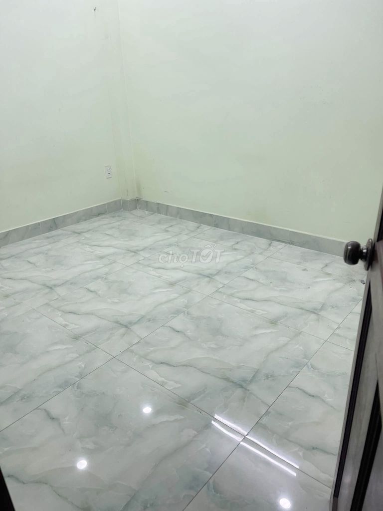 Rent a three-story Nguyễn Ảnh Thủ P alley. District 12