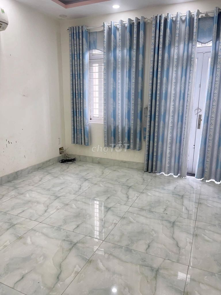 Rent a three-story Nguyễn Ảnh Thủ P alley. District 12