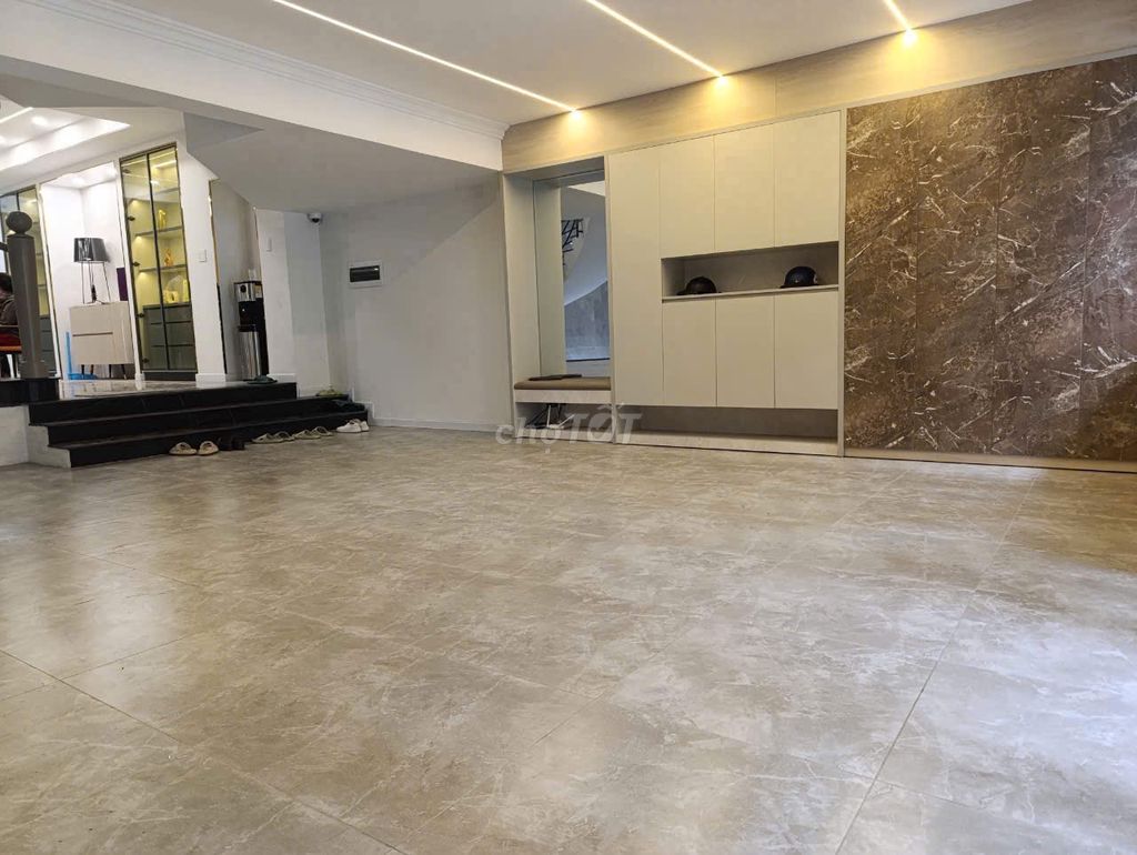 Need to rent a house across six meters of a car alley 163/6 A Tô Hiến Thành (1903) 13 district 10