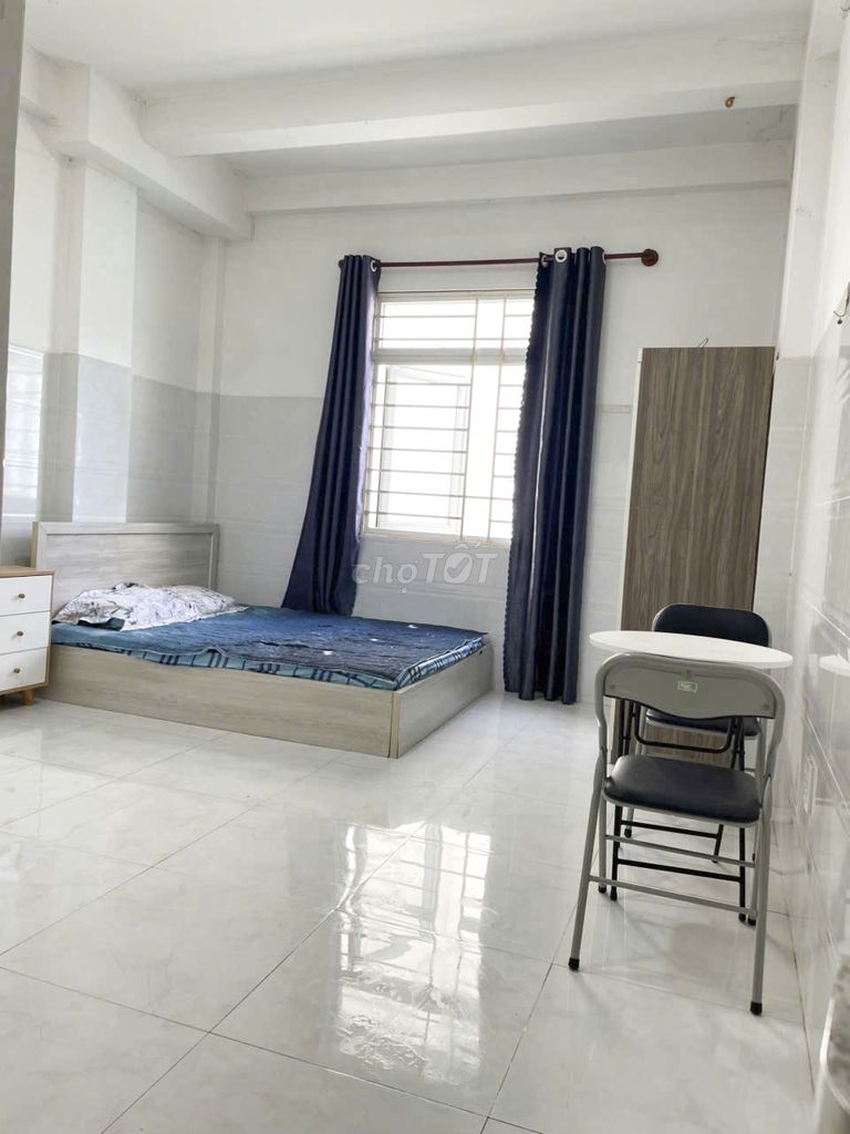 Room 25 m - 5.2 million a month Nguyễn Kiệm near the engine cv