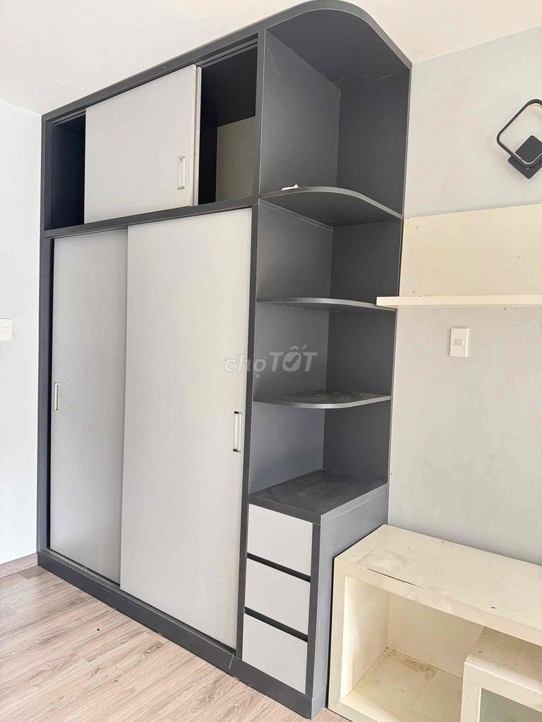 Rent the room with the balcony, the bathroom, the parking lot. Free Time