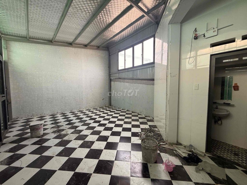 Long house fit In and stock store