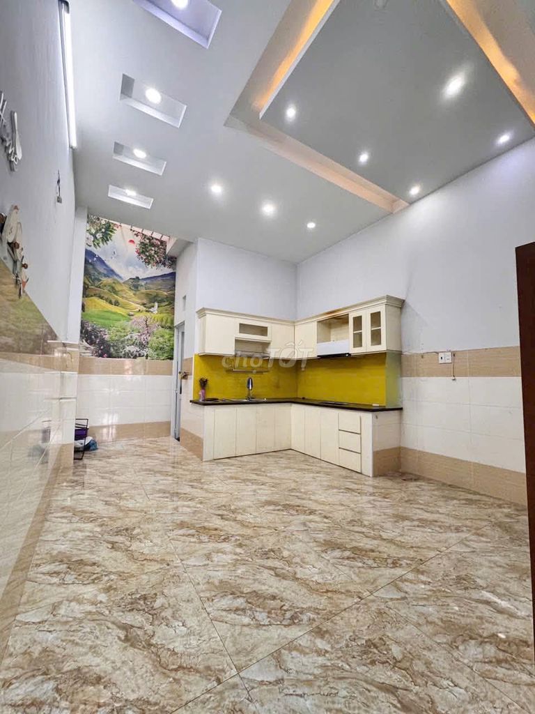 Rent a three-story apartment, nice alley, phường hiệp thành District 12.