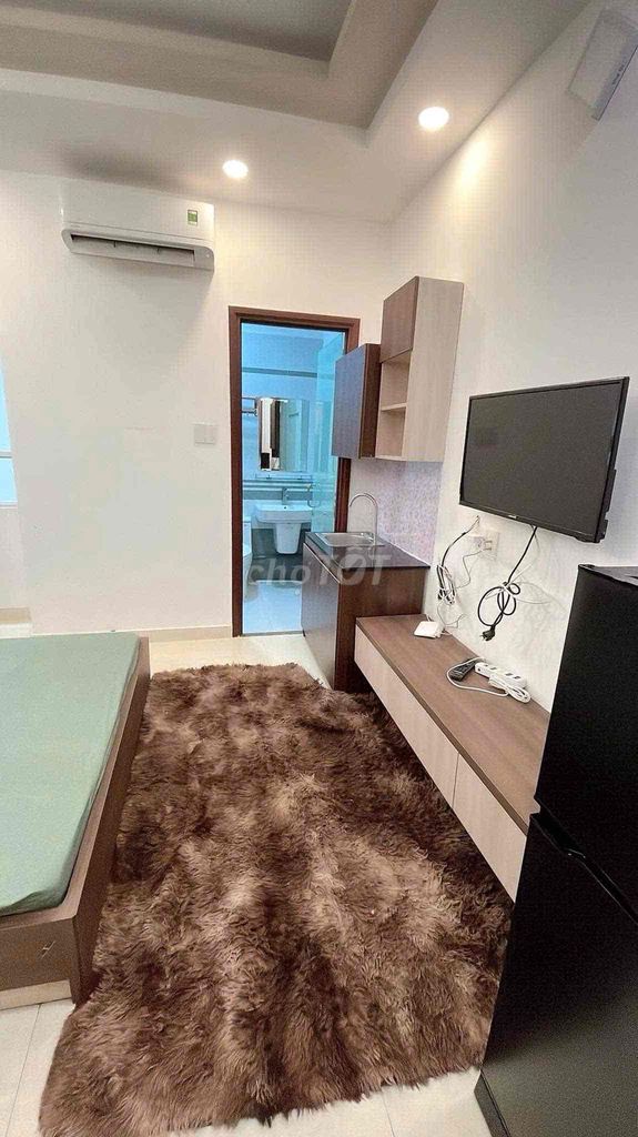 This is a super nice apartment, top-full interior elevator, Hồ Biểu Chánh, low-level.