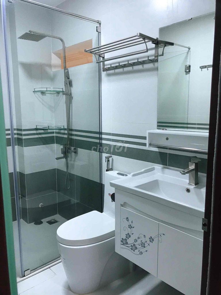 This is a super nice apartment, top-full interior elevator, Hồ Biểu Chánh, low-level.