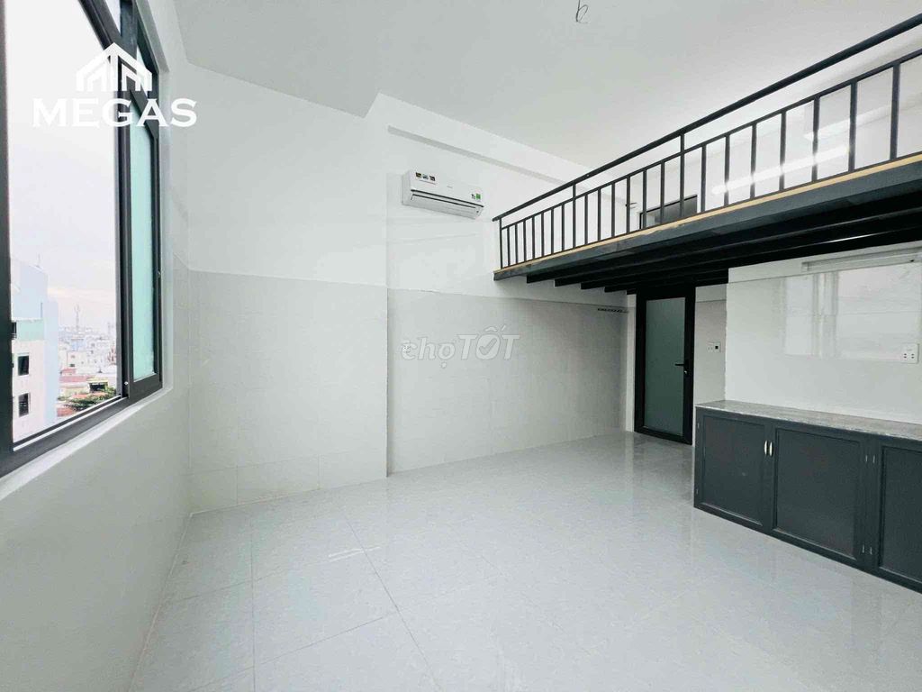 Room 30 m2 gives group 3/4 sky windows clear, ih