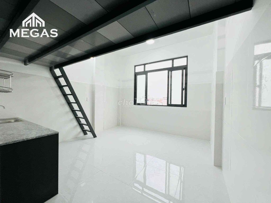Room 30 m2 gives group 3/4 sky windows clear, ih