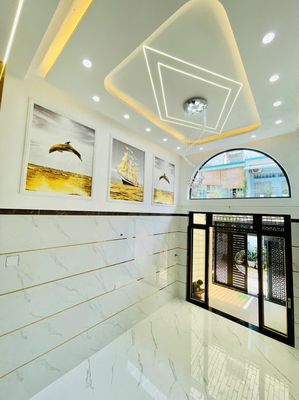A beautiful 9-4-foot 5-story bedroom plus a bed-cold.