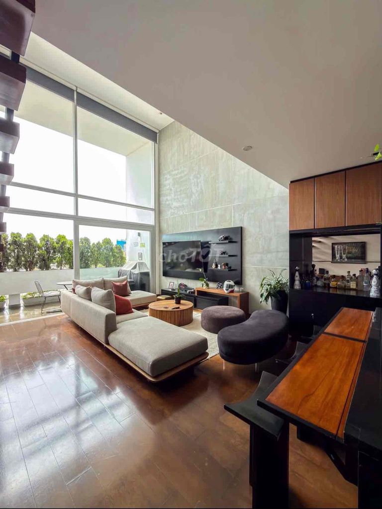 Hotel 35 M2 – 4.9 million – near the green row - full interior
