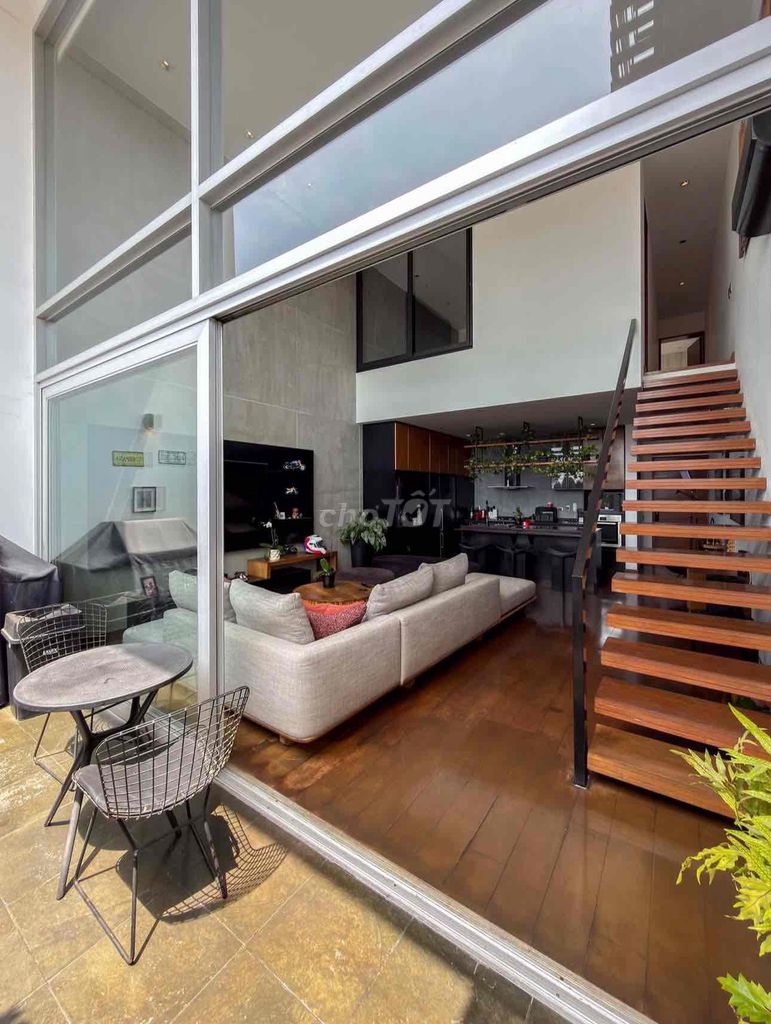 Hotel 35 M2 – 4.9 million – near the green row - full interior