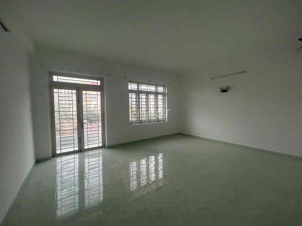 House 1 st 2th floor St. S.M., KAcLian, Area: 156 m2/28 million