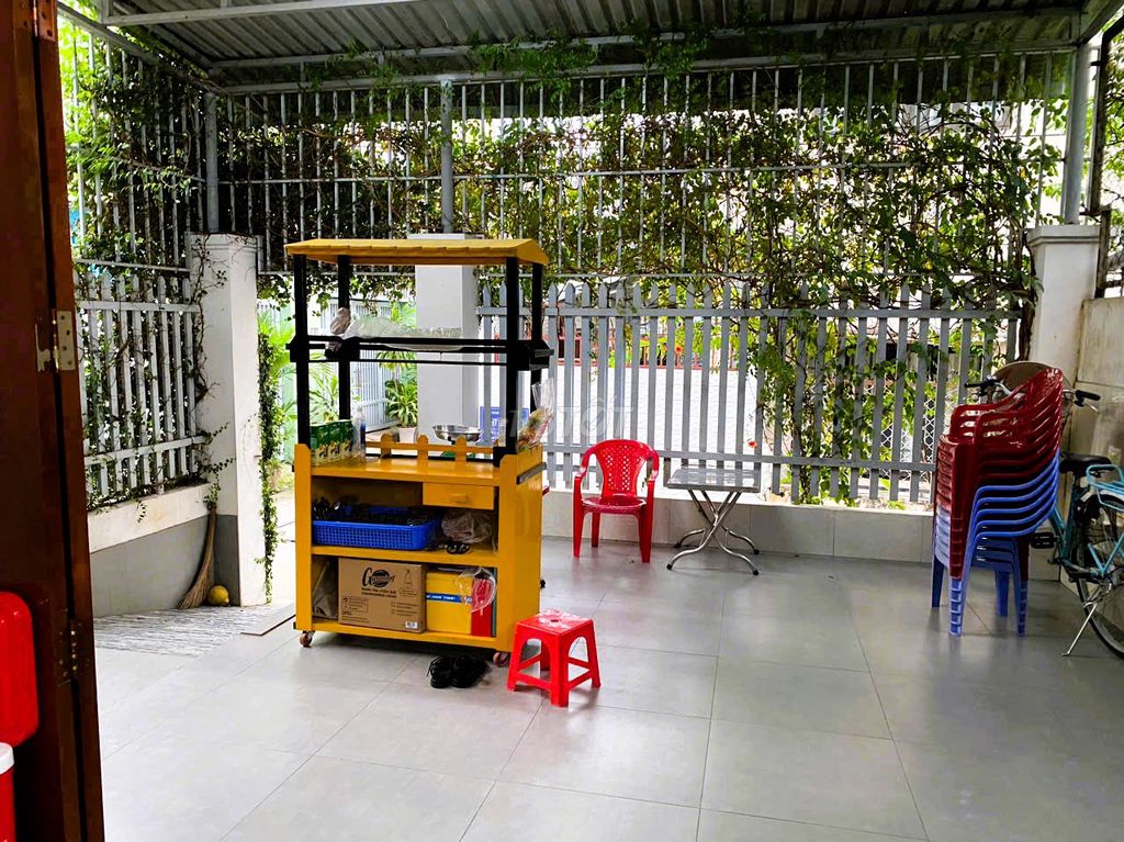 Rent the entire building on 48 Hiệp Bình Chánh.