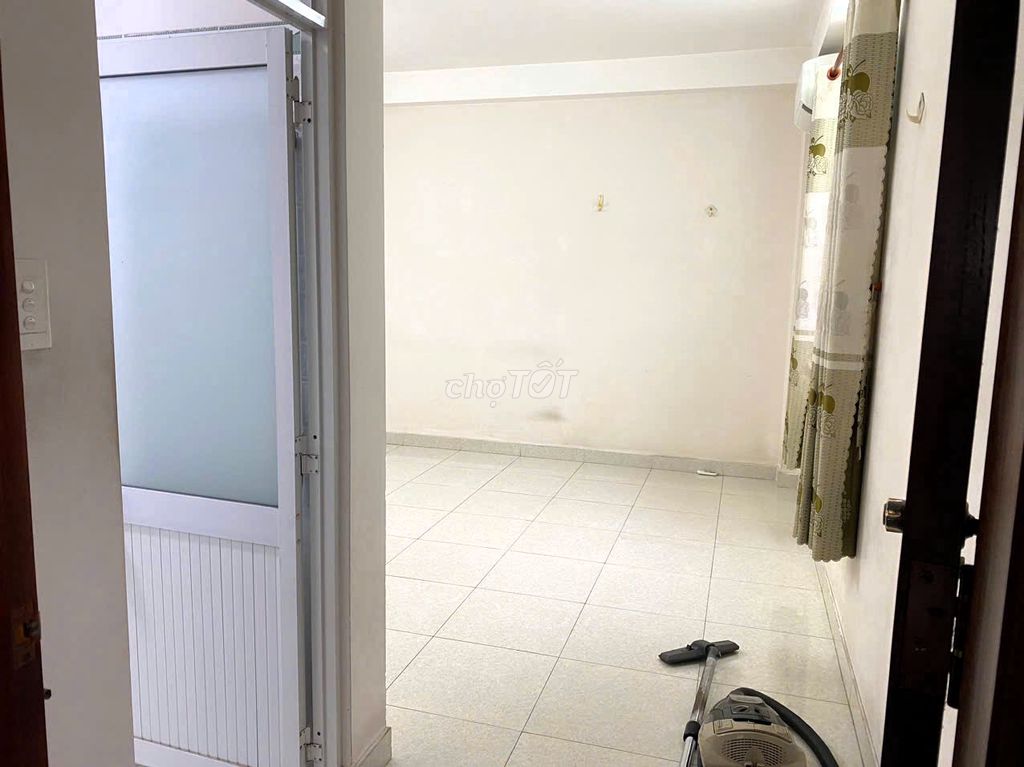 Rent the entire building on 48 Hiệp Bình Chánh.