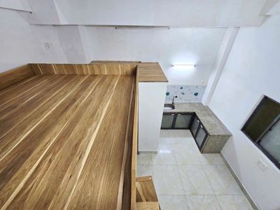 The average room is 42 a Mã Lò with elevators.