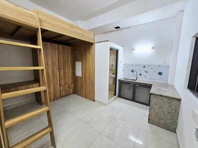 The average room is 42 a Mã Lò with elevators.