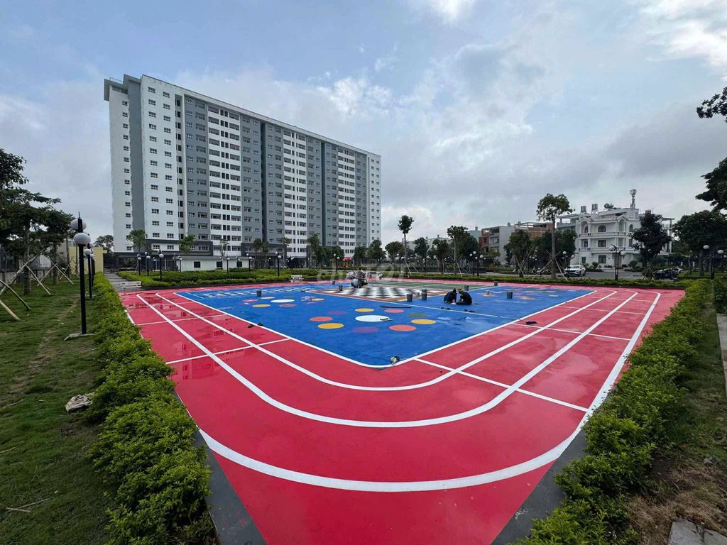 It's a hot-size new house. 100 percent. 84 meters. 6 million5 a month.