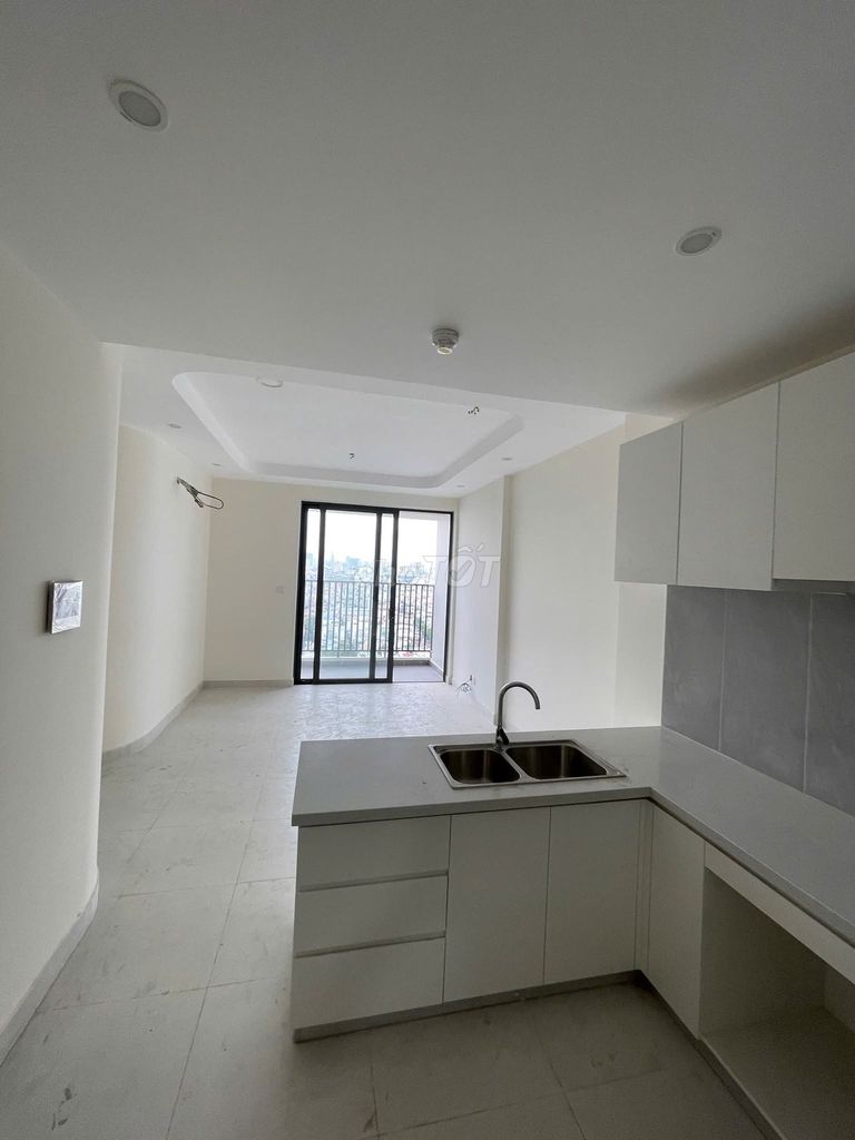 Rent apartment Auriora Residence in early January26.