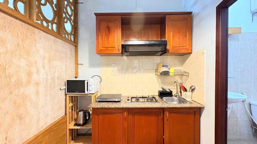 Rent the apartment. A balcony bedroom. A full wash-cleaning kitchen.