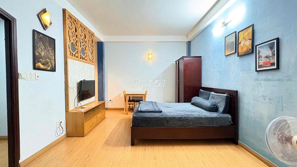 Rent the apartment. A balcony bedroom. A full wash-cleaning kitchen.