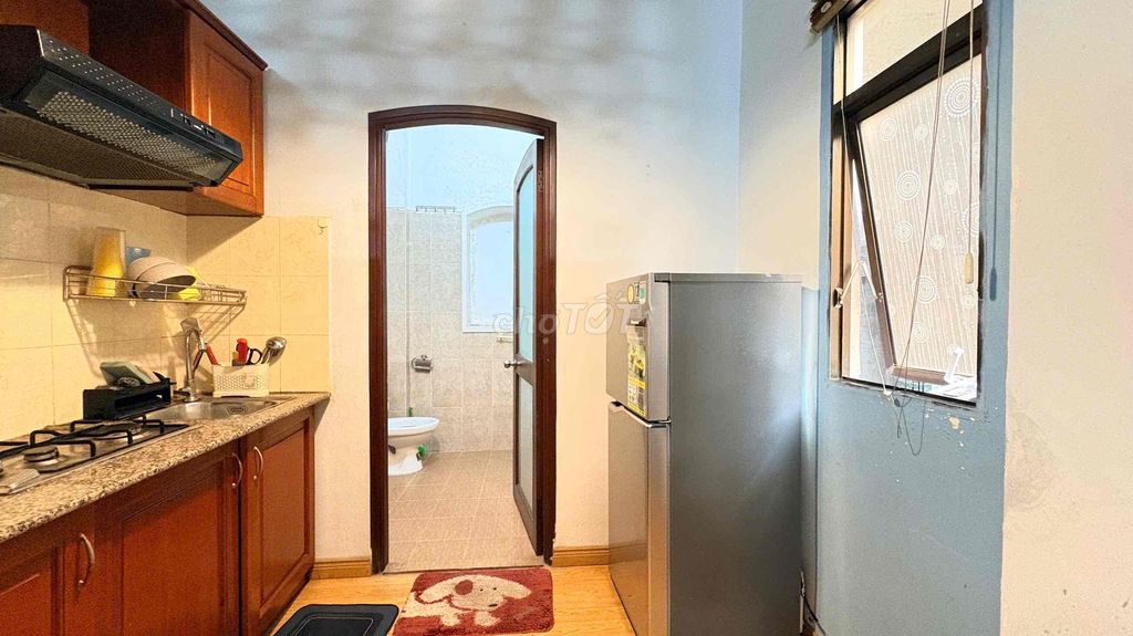 Rent the apartment. A balcony bedroom. A full wash-cleaning kitchen.
