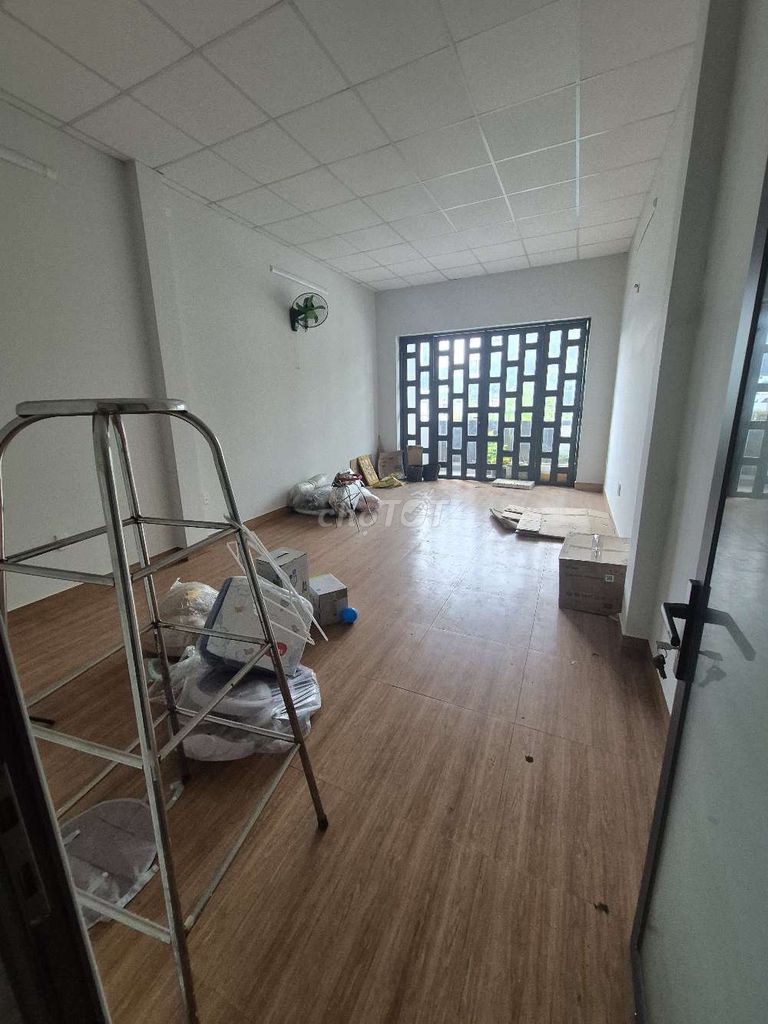 Rent 4 x 20 meters a floor 2 bedroom 2 Mt bathrooms right at Tây Thạnh