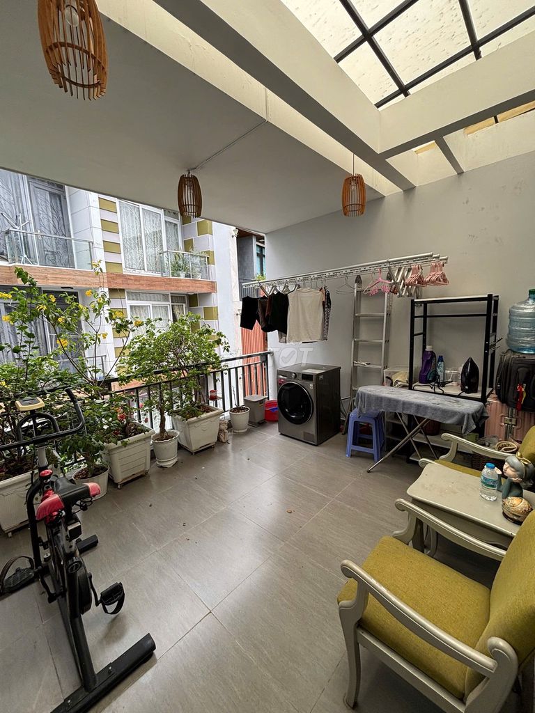 Rent an alley house. 82/10-Plain-Channel.