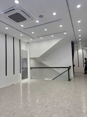 Rent one Nguyễn Trãi District 5, area 5X15 M M M M 2 floor at 75 million